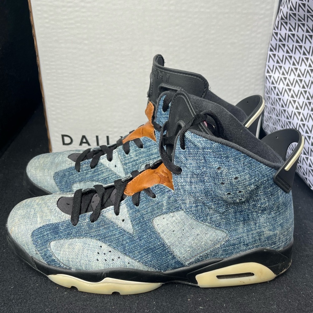 Nike Air Jordan Men’s Sneaker Size 10.5 Retro “Washed Denim” CV 5489-401